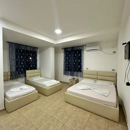 Nana E Detit Hotel