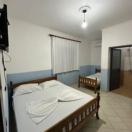 Nana E Detit Hotel