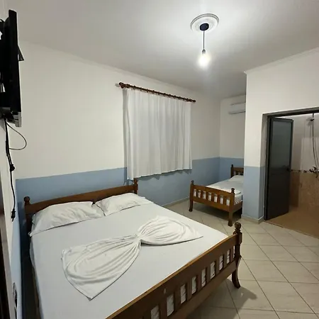 Nana E Detit Hotel