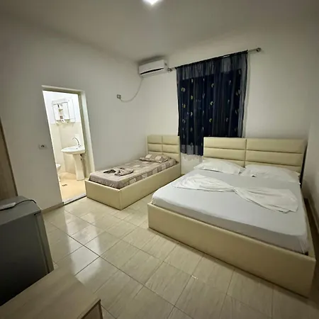 Hotel Nana E Detit